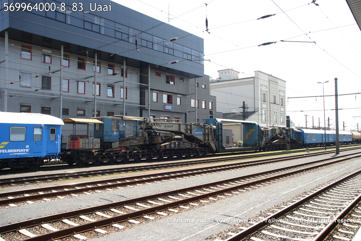 569964000-8_83_Uaai.jpg